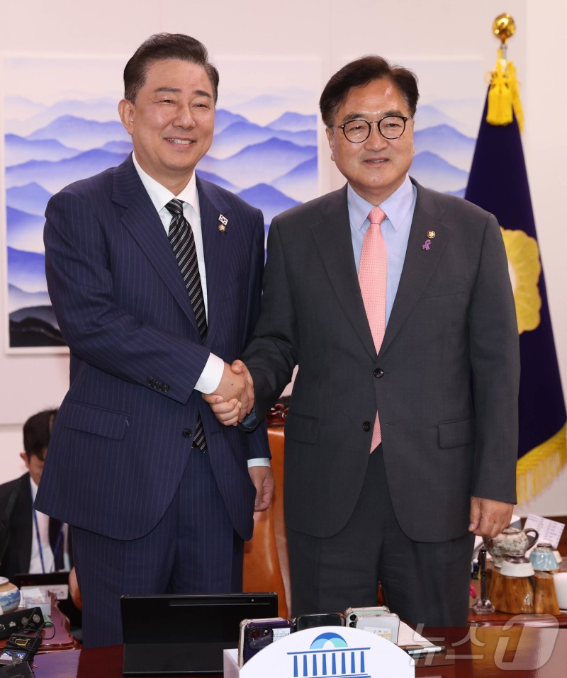 <b>김병기</b>, <b>우원식</b>과 첫 상견례 "<b>민생 회복</b> 최선 다하겠다"