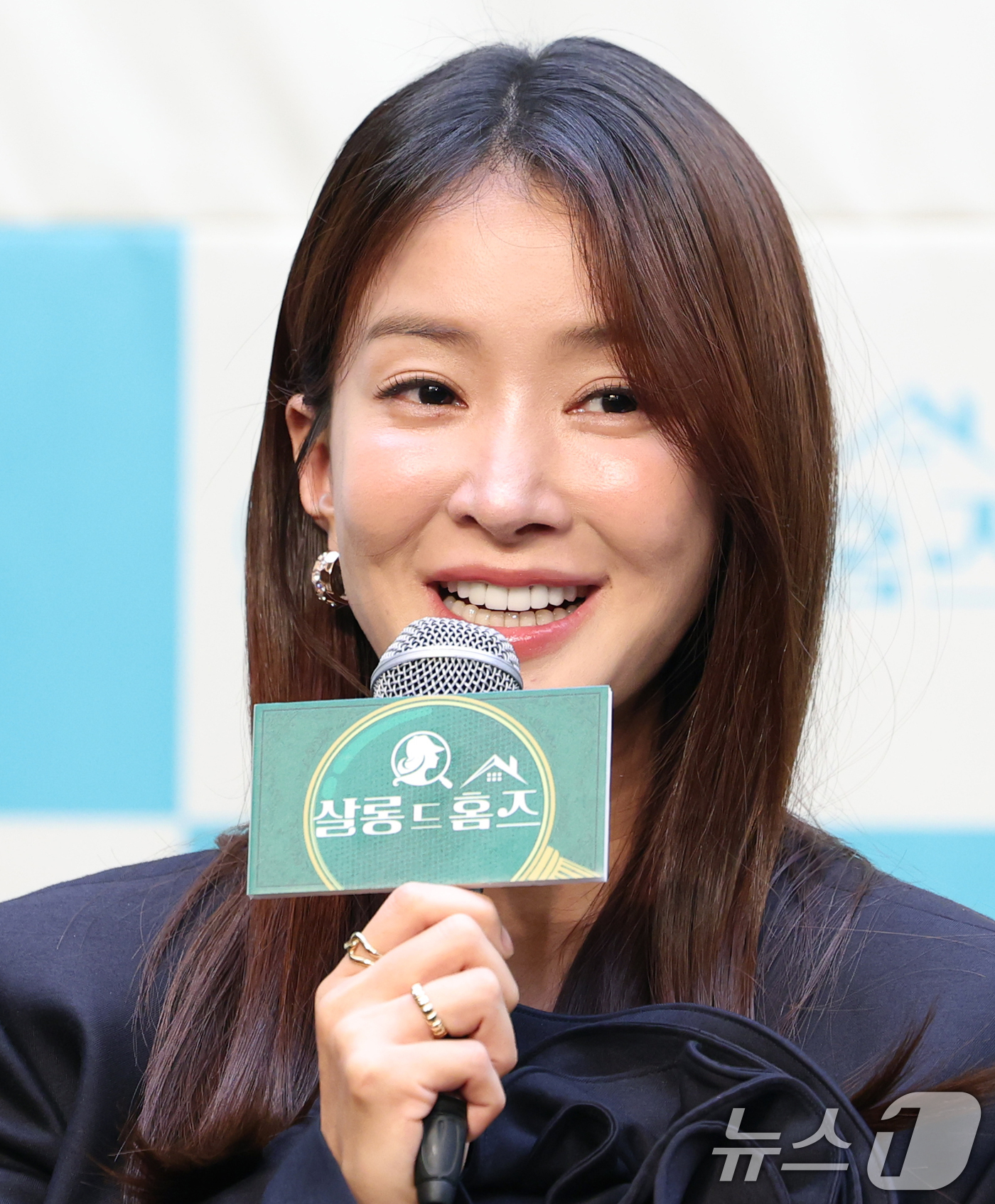 <b>이시영</b> "'<b>살롱드홈즈</b>'로 복귀 이유? 코미디 제안만으로도 감사+행복"