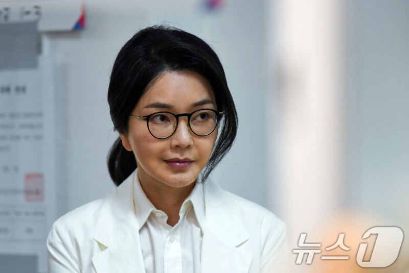 검찰, 주가조작 관련 '<b>김건희</b> <b>육성 파일</b>' 수백 개 추가 확보