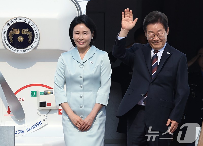 캐나다 교민들 "아들 결혼 축하해요"…金<b>여사</b> "李에 바람, 들려주세요"