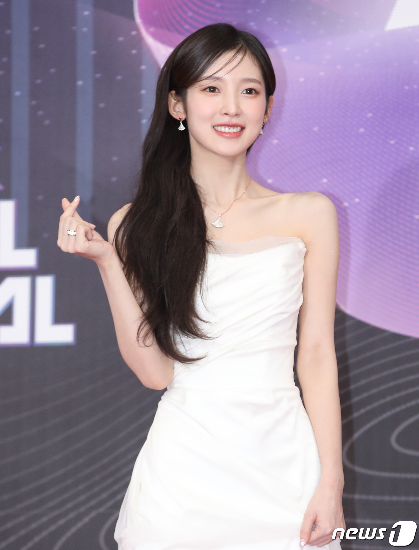 <b>오마이걸 아린</b>, 생일 맞아 자립준비청년 위해 2000만원 <b>기부</b>