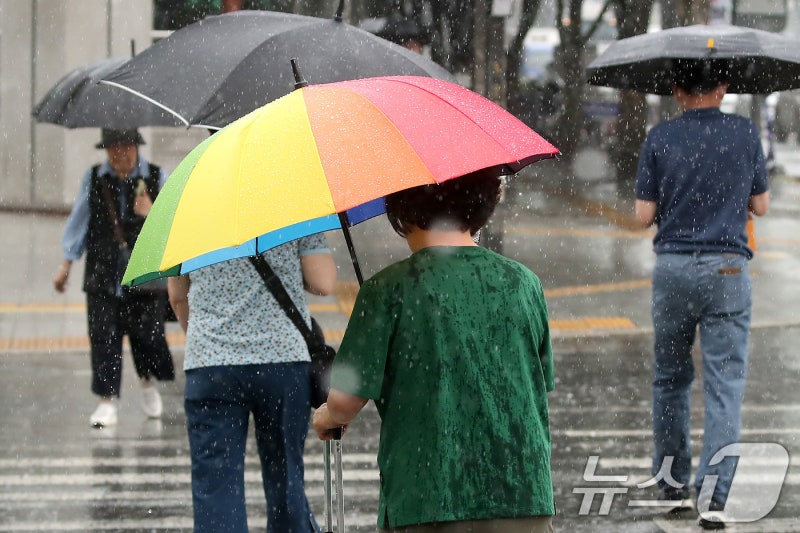 서울 최대 120·<b>전국</b> 최대 150 장맛비…소강-<b>물폭탄</b> 반복할 듯(종합...