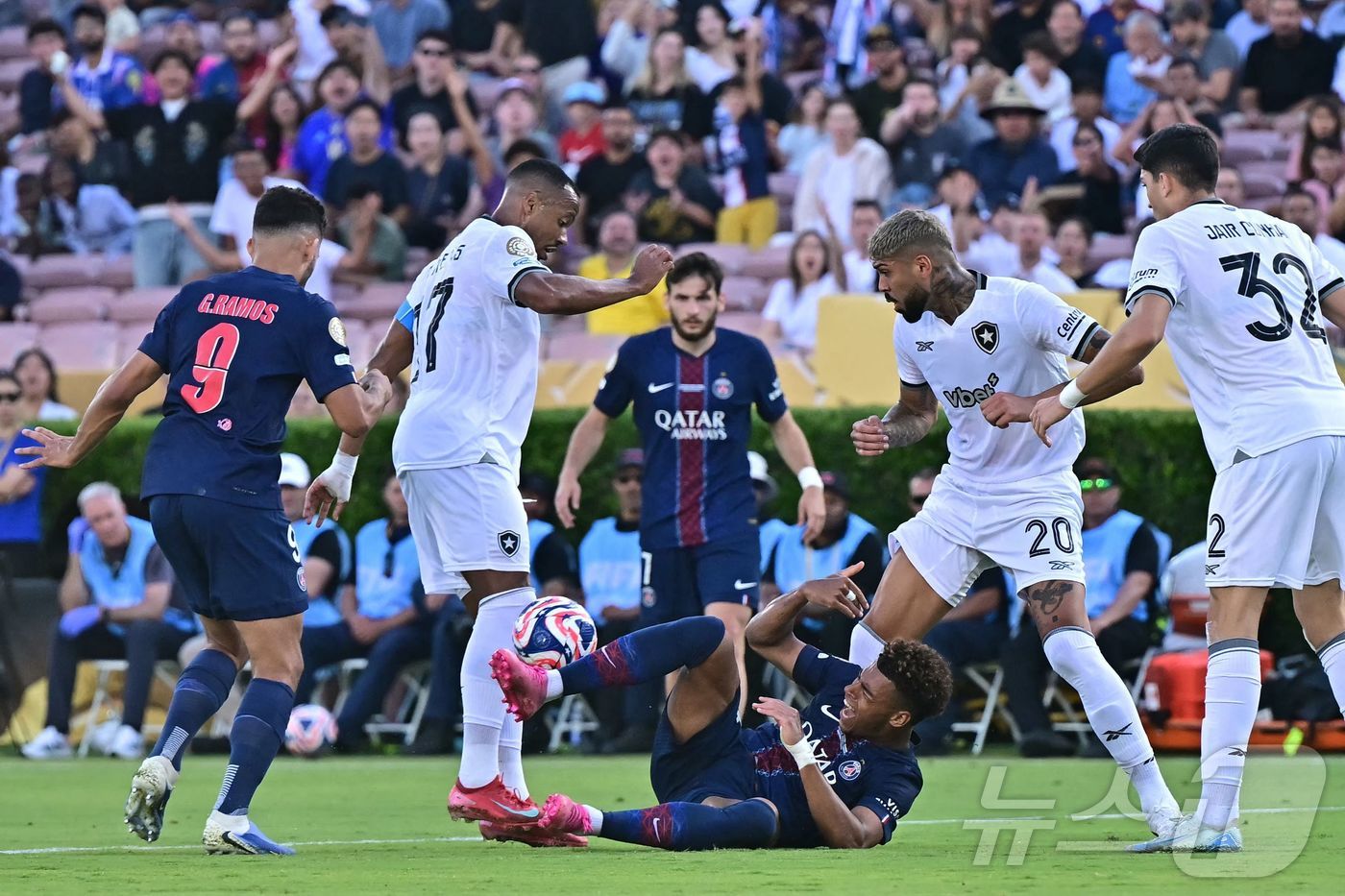 <b>이강인</b>의 마지막 슈팅 불발…PSG, 클월서 <b>보타포구</b>에 0-1 덜미