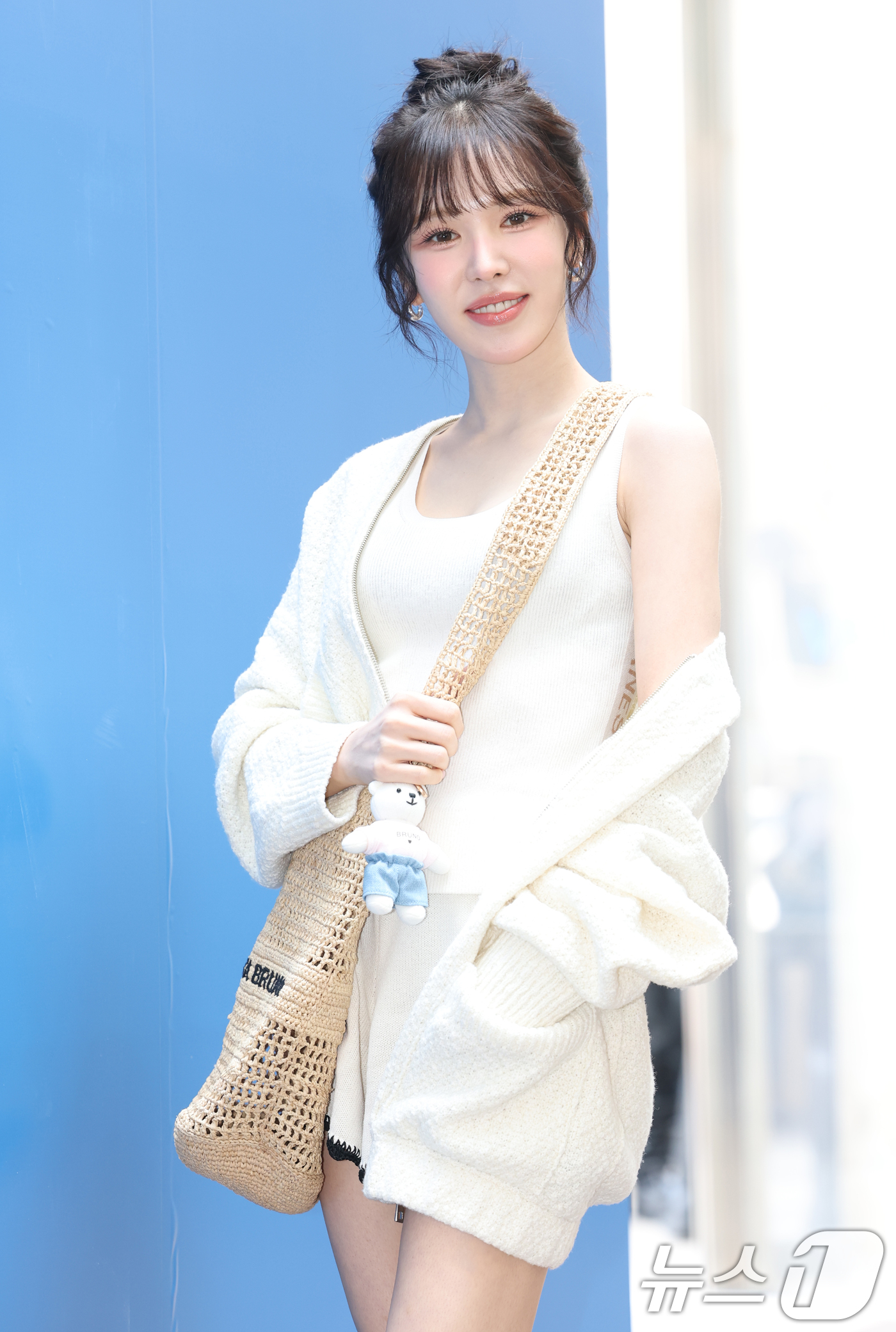 레드벨벳 <b>웬디</b>, 부산 <b>사직구장</b>서 데뷔 11년 만에 첫 <b>시구</b>…22일 롯데 vs ...