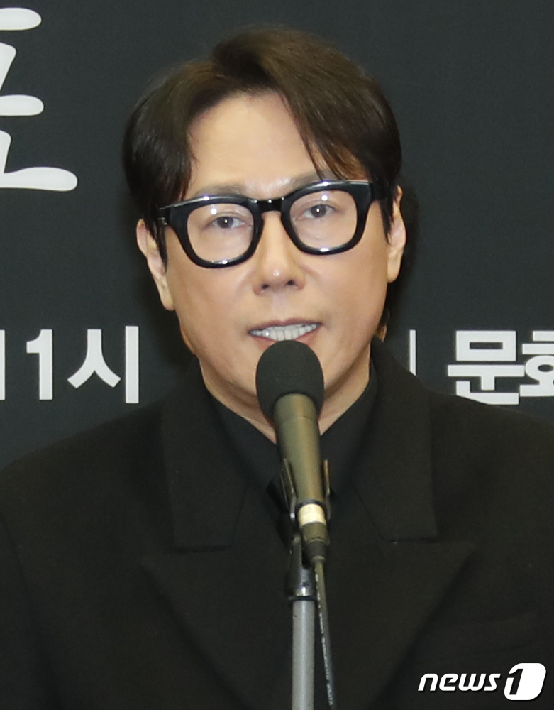 '30년 <b>크론병</b> 투병' <b>윤종신</b> "오랜만에 복통…고약한 친구"