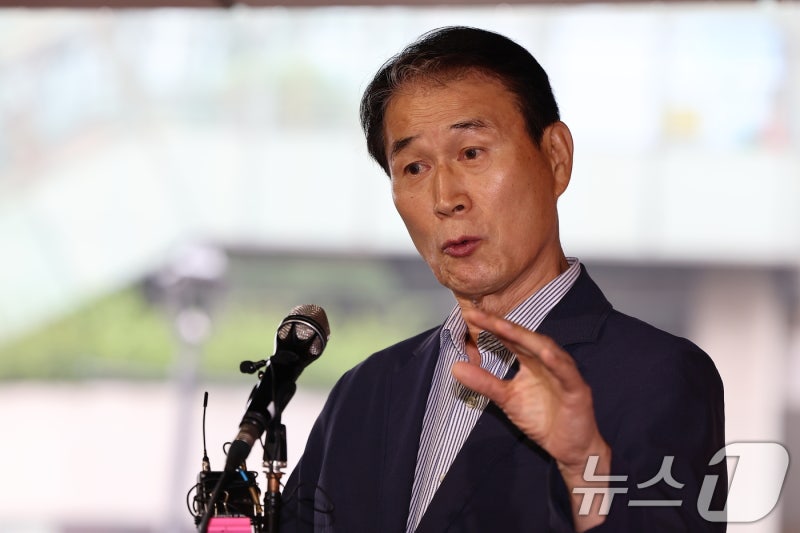 권오을 <b>보훈</b>장관 후보자 "국민 통합 이룰 것…<b>보훈</b> 대상 <b>확대</b>"