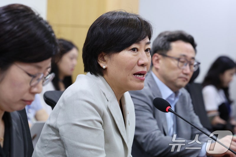 <b>농업 4법</b> 입장 밝히는 <b>송미령 장관</b>