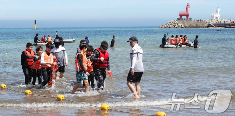 <b>제주</b> <b>생존수영</b> 선생님된 <b>해양</b>경찰