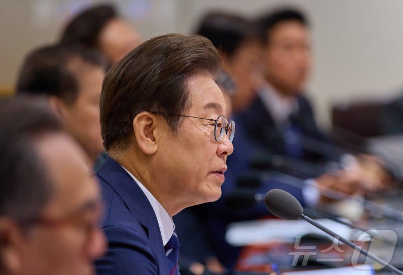 [<b>이재명</b>정부 한달]'즉시 추경→정상 외교→조각 속도'…국정 안정 되찾...