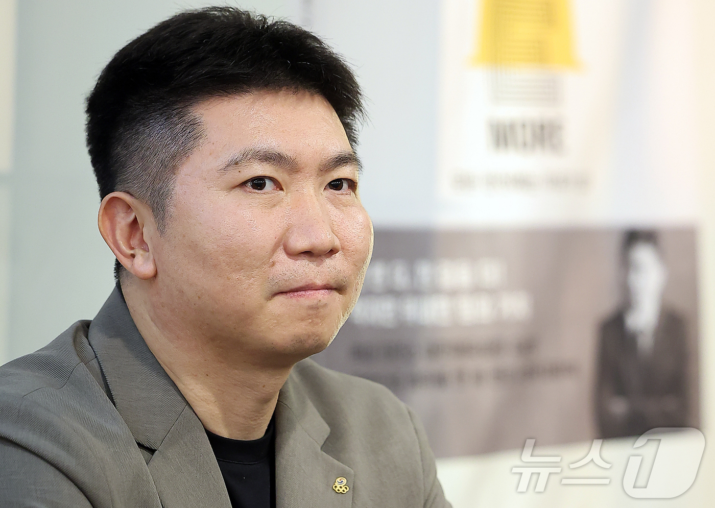 <b>유승민</b> 대한체육<b>회장</b>, 이제는 <b>에세이</b> 작가