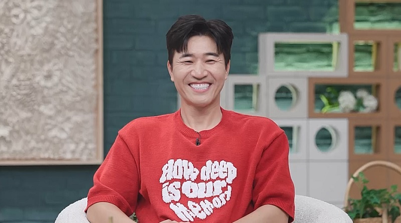 <b>김종민</b> "<b>신혼여행</b> 중 밥 먹으며 폰게임 하다 아내한테 혼나"