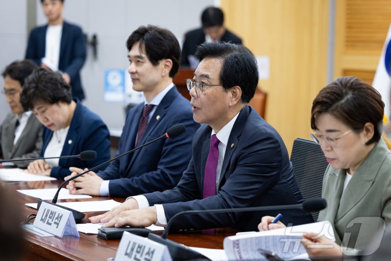 <b>축사</b>하는 <b>송언석</b> 국민의힘 비대위원장 겸 원내대표