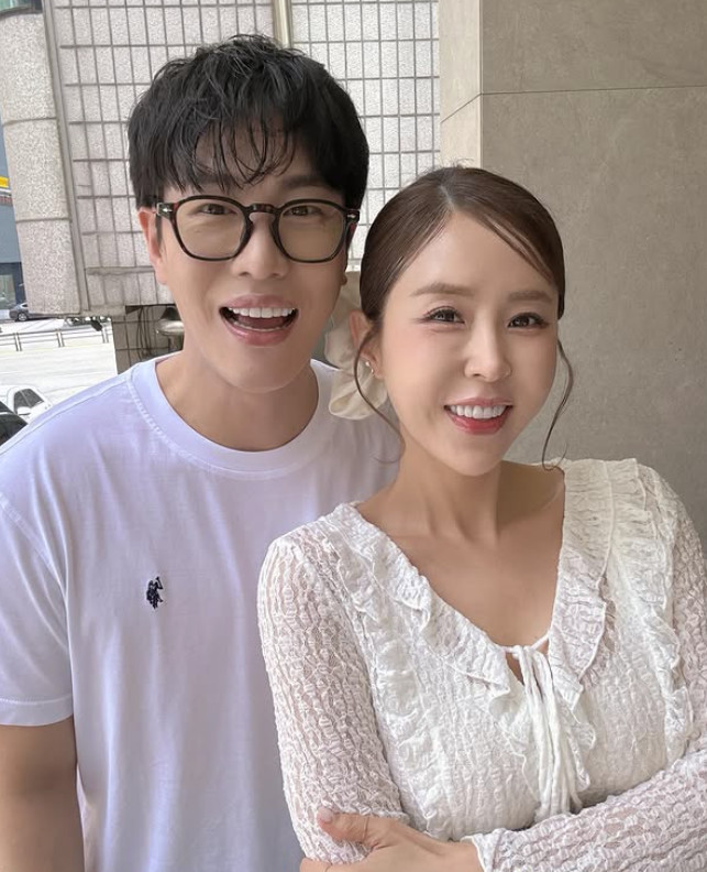 신지 측, <b>문원</b> 사생활 <b>의혹</b>에 "사실 아닌 점 확인…법적 대응 검토"