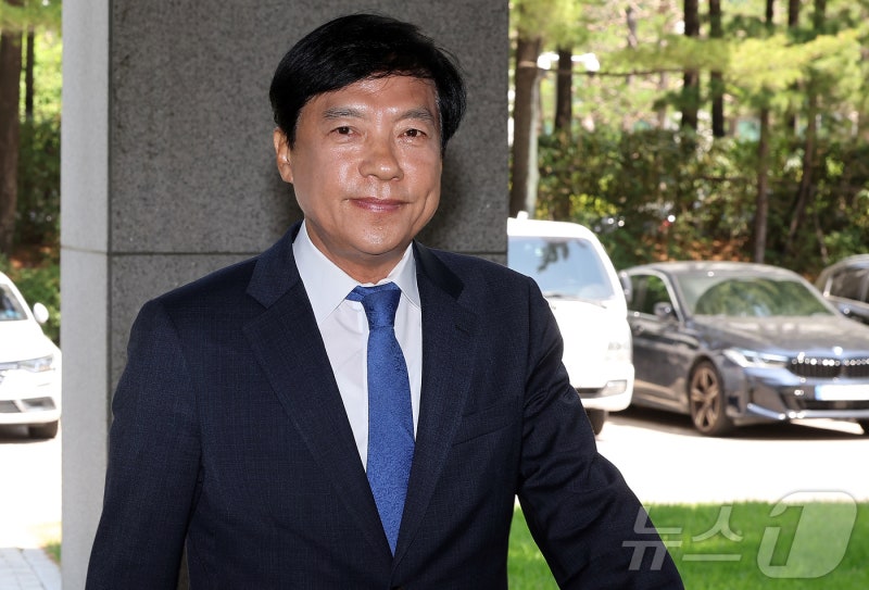 "尹사단은 <b>하나회</b>" 이성윤 해임 유지…法 "정치적 중립의무 위반"(종합...