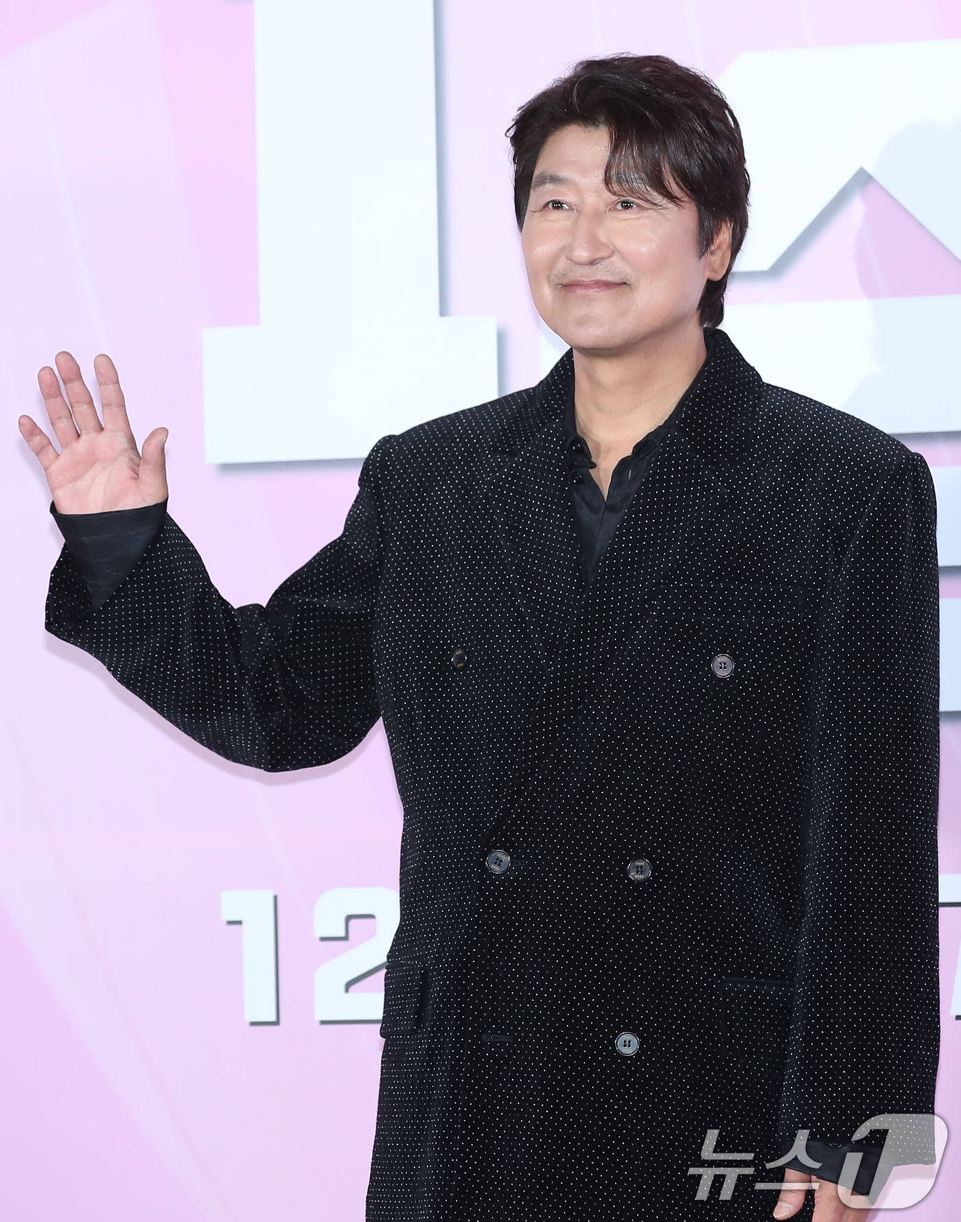 <b>드라마</b> '<b>내부자들</b>' 재정비한다…"송강호 스케줄상 하차"