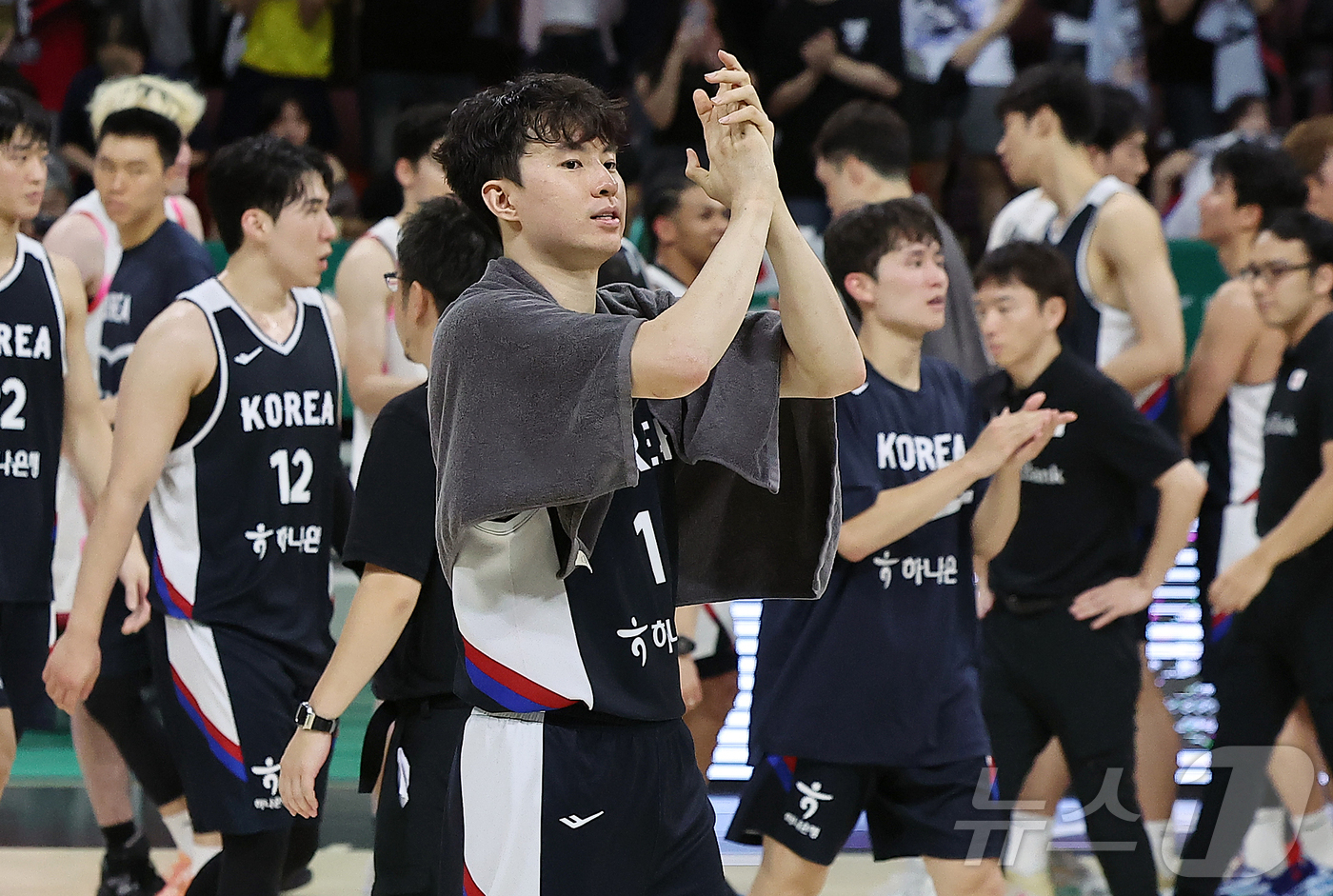 <b>한일전</b> '수훈선수'로 뽑힌 이현중 "다른 선수들 희생 있었기에 가능"