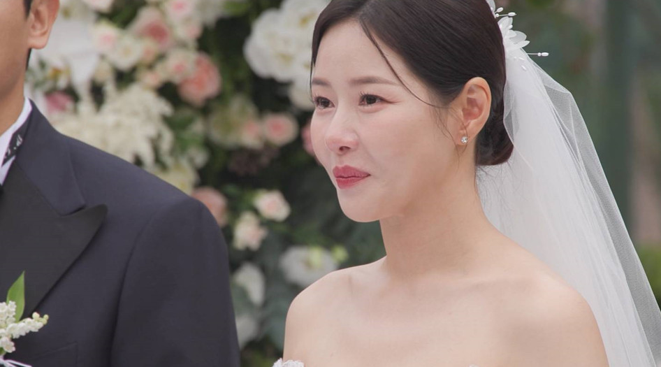 "엄마 역할 해주셨다" <b>박하나</b>, <b>결혼</b>식서 할머니와 신부 입장 '눈물'
