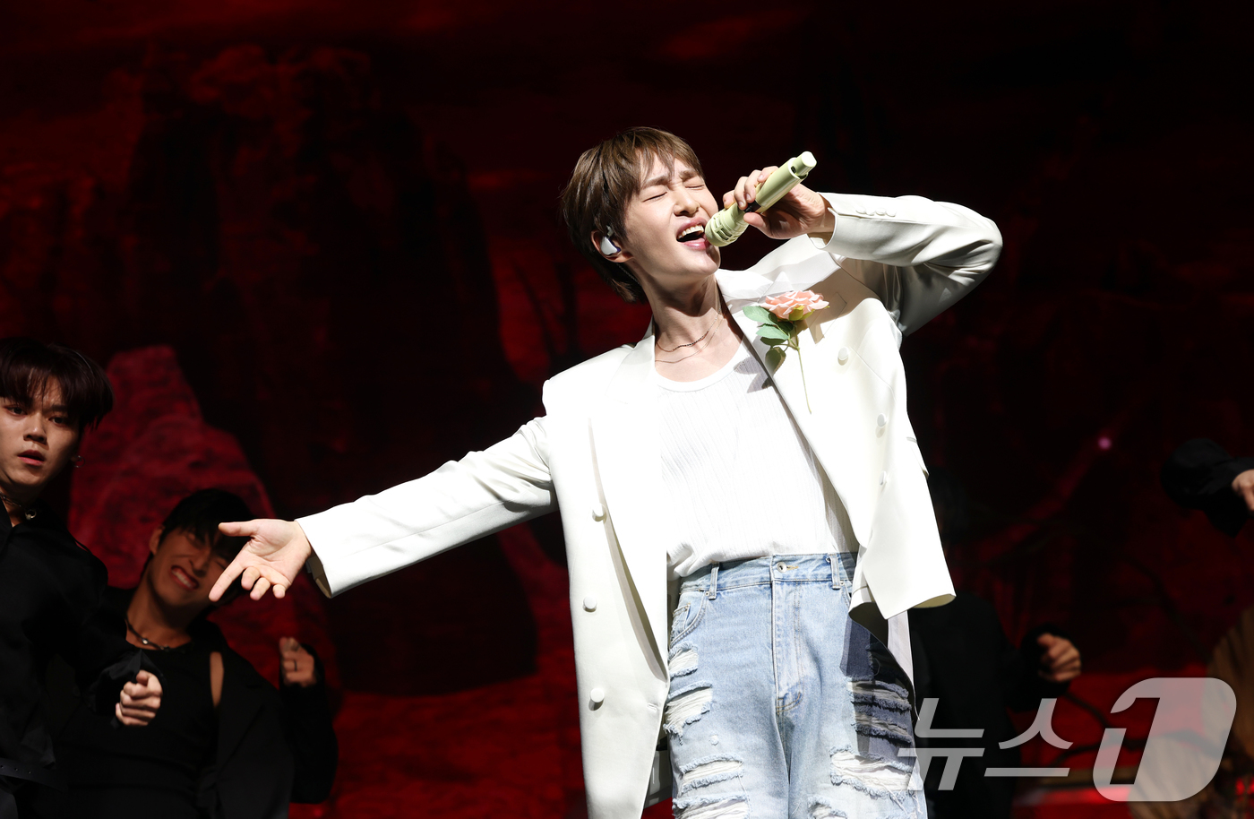 샤이니 온유, 솔로 컴백: 정규 2집 '퍼센트(PERCENT)' 발매