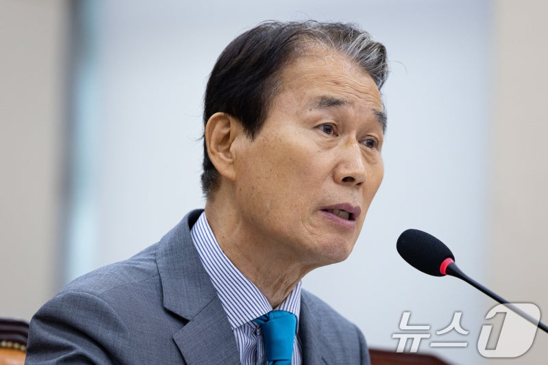 野 "독립운동 뮤지컬 개최가 전문성?"…<b>권오을 후보자</b> 사퇴 촉구(종합)