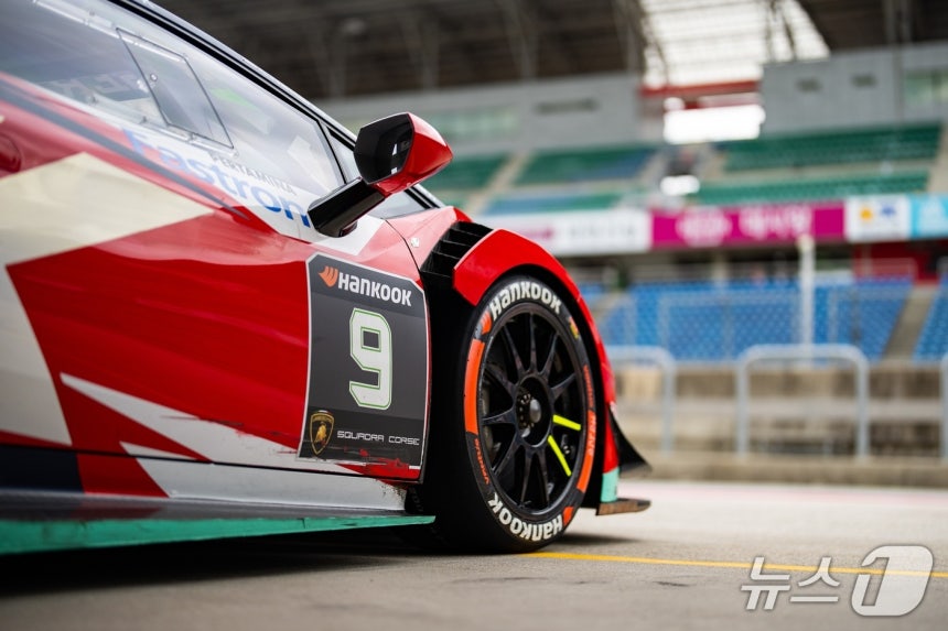 한국타이어 초고성능 레이싱 타이어 벤투스(Ventus).