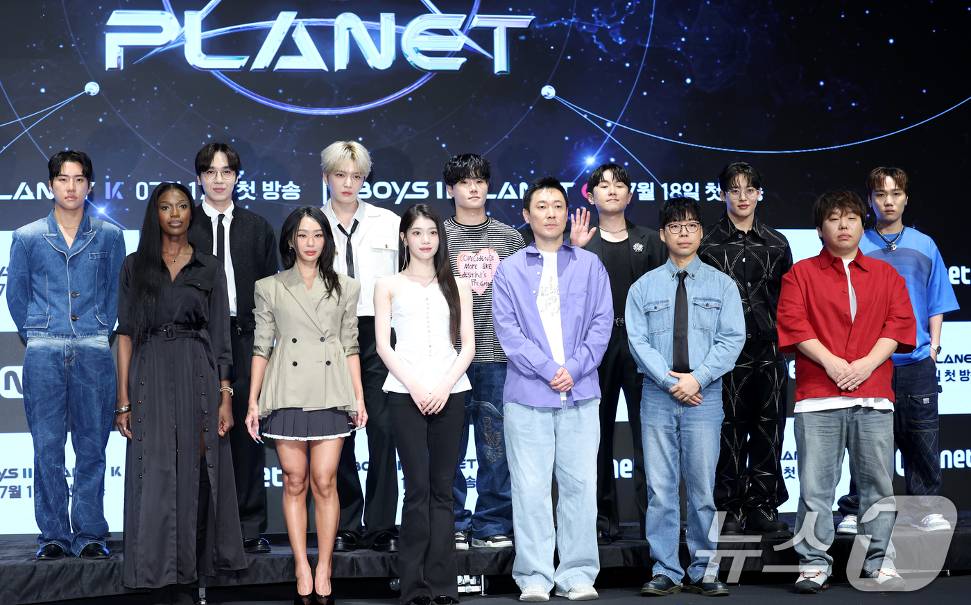 '<b>보이즈 2 플래닛</b>', '글로벌' 아닌 '중국' 플래닛 기획한 이유