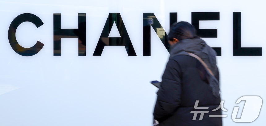 서울 시내 한 백화점 샤넬 매장 모습. 2025.1.10/뉴스1 ⓒ News1 김성진 기자
