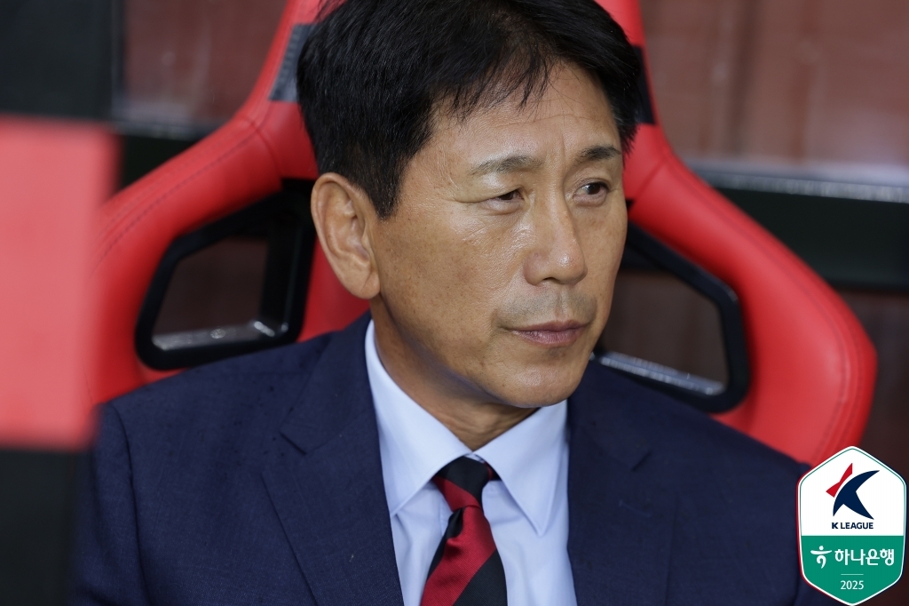 <b>기성용</b> 품은 박태하 감독 "선수단 분위기 바뀌어…긍정적 영향 미쳤다"