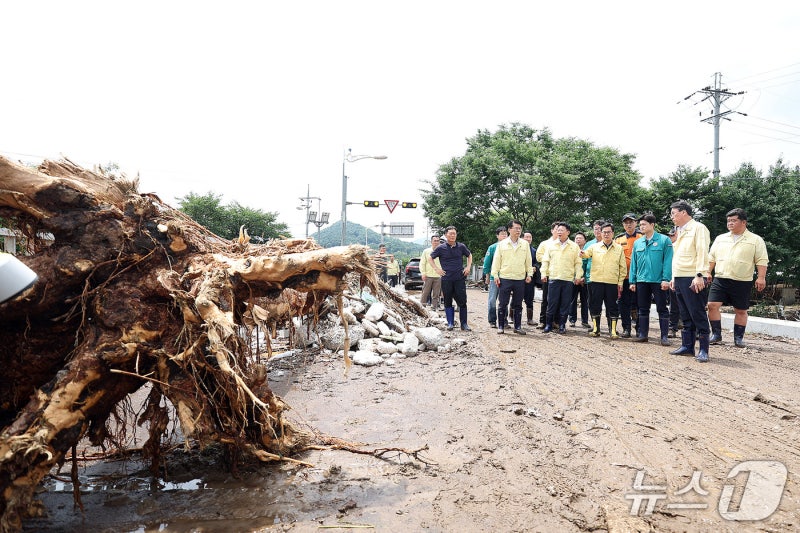 경기도, 가평·포천 집중호우 <b>실종자 수색 총력</b>…소방·경찰 223명 투입