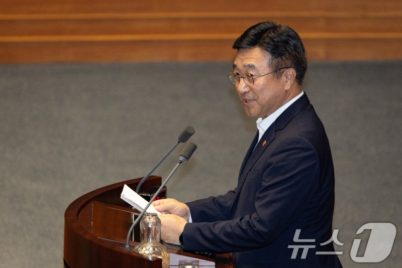 <b>윤호중</b> "<b>모바일 신분증</b> 민간 <b>개방</b>…디지털 혁신 이룰 것(종합)