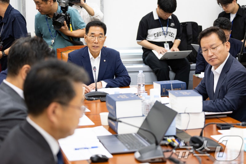 <b>노란봉투법</b>, 밀어붙이는 與…'경영권 침해' 우려 야당 퇴장