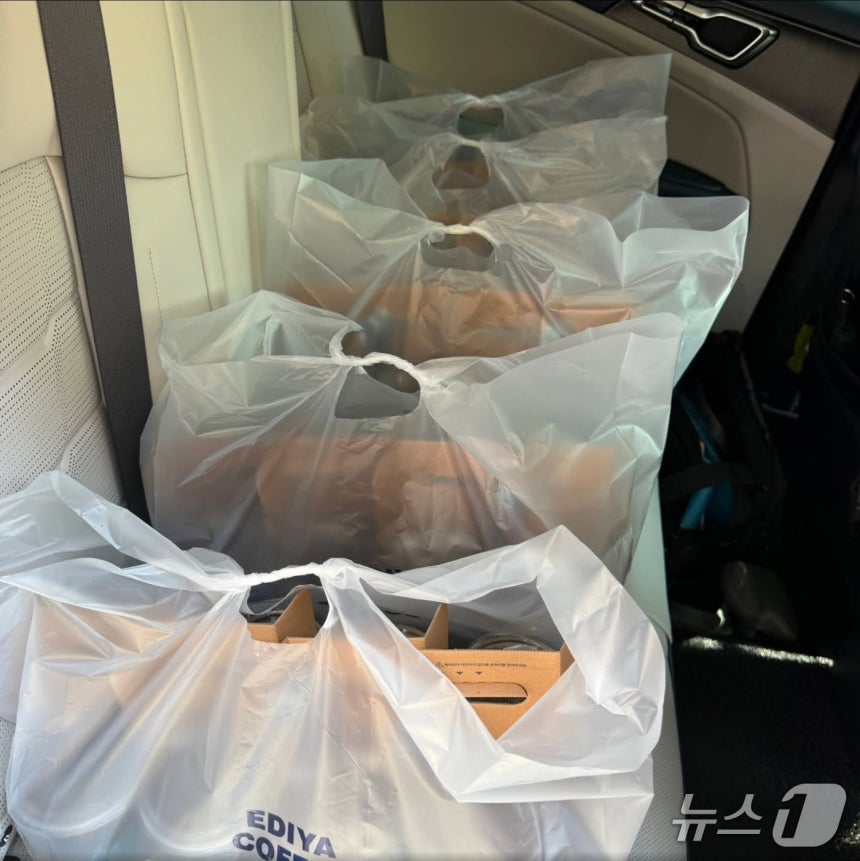 유오균 씨가 춘천소방서 직원에게 전달할 커피.(유오균 씨 제공, 재판매 및 DB금지)