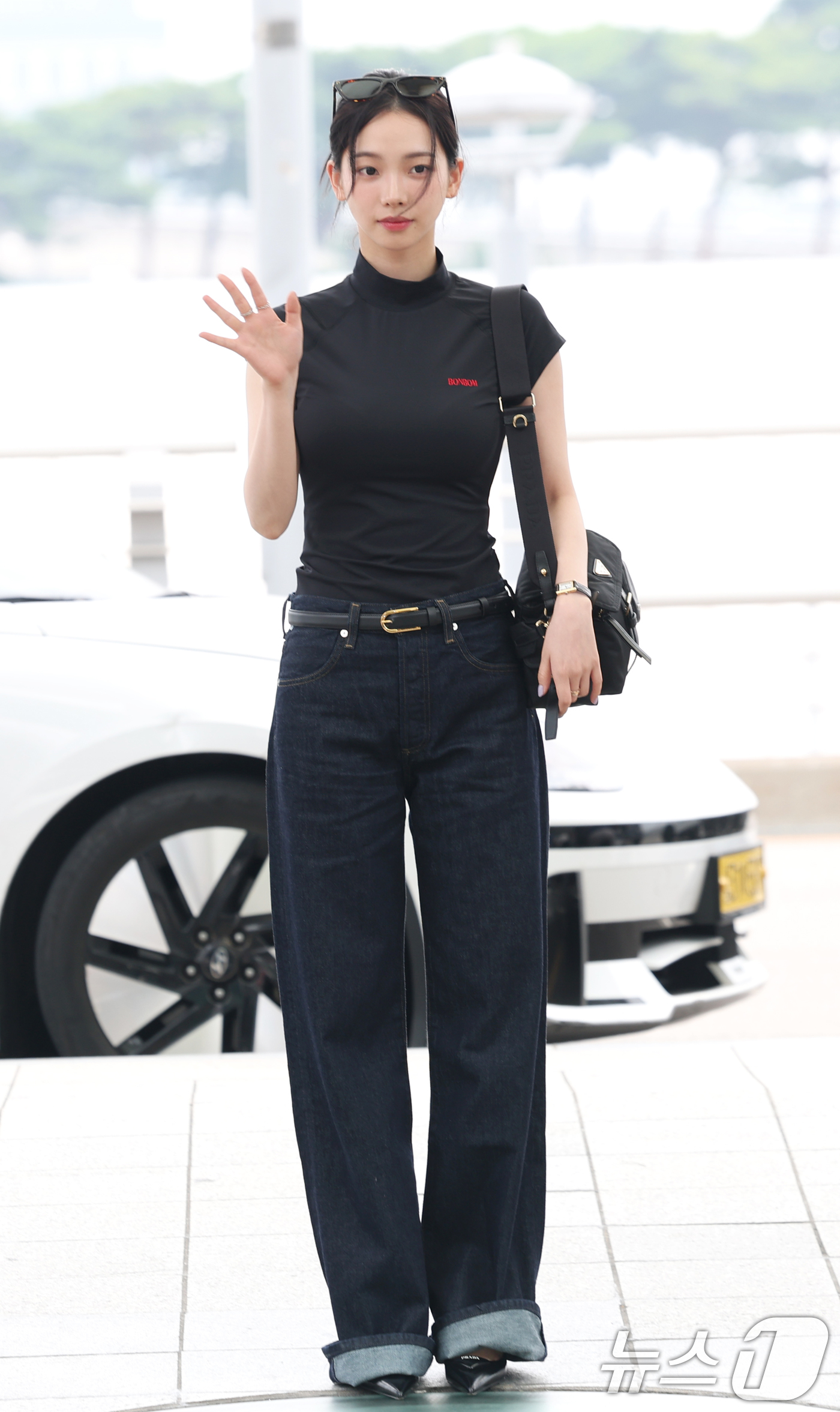 <b>카리나</b>, 청바지에 티 하나로 <b>공항 패션</b> 올킬