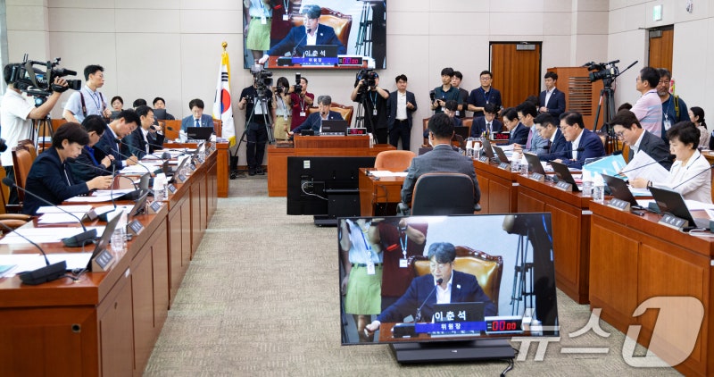 <b>방송3법</b>·<b>노란봉투법</b>·'더 센' <b>상법</b> 與주도 법사위 통과(종합)