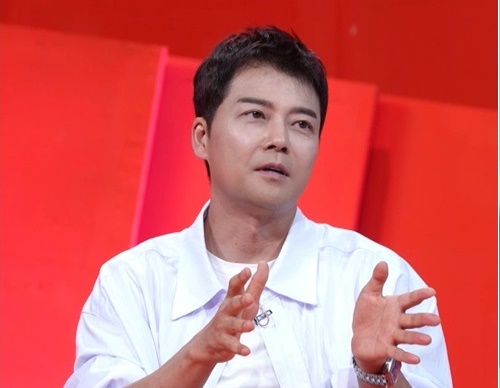<b>전현무</b> "나는 <b>호구 연애 스타일</b>…패딩도 사주고 가방도 사줘" 자폭