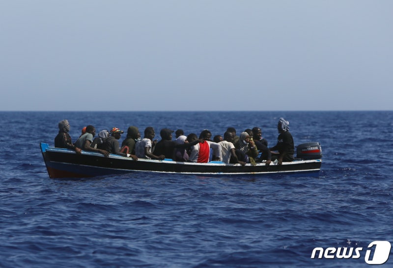 '아프리카 이주민 선박' 예멘 해안서 전복…54명 사망·수십명 실종