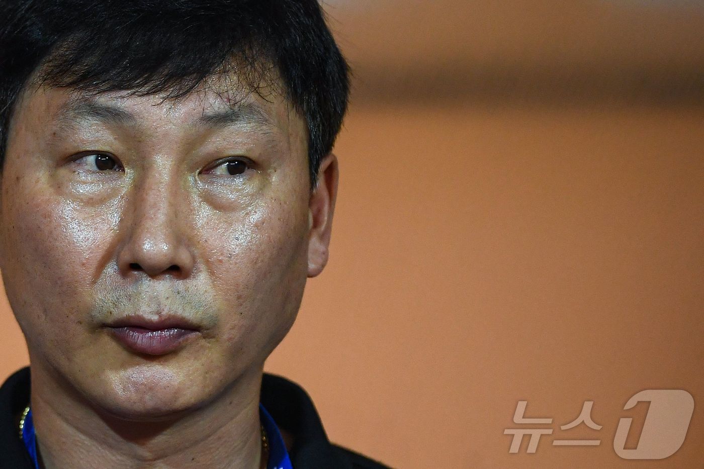 베트남 U23 <b>우승</b> 이끈 비결…<b>김상식 감독</b> '수건 전술 지시' 뭐길래
