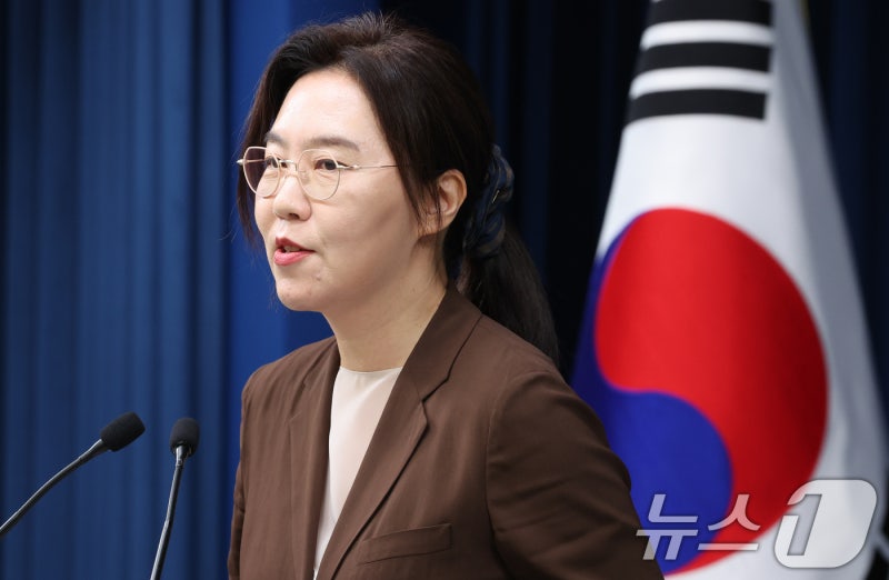 李대통령, '산재 반복' <b>포스코이앤씨 면허취소</b>·입찰금지 <b>검토</b> 지시