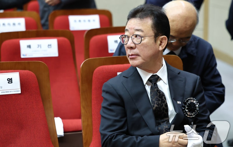 내란 특검, <b>홍철호 전 정무수석</b> 참고인 신분 소환
