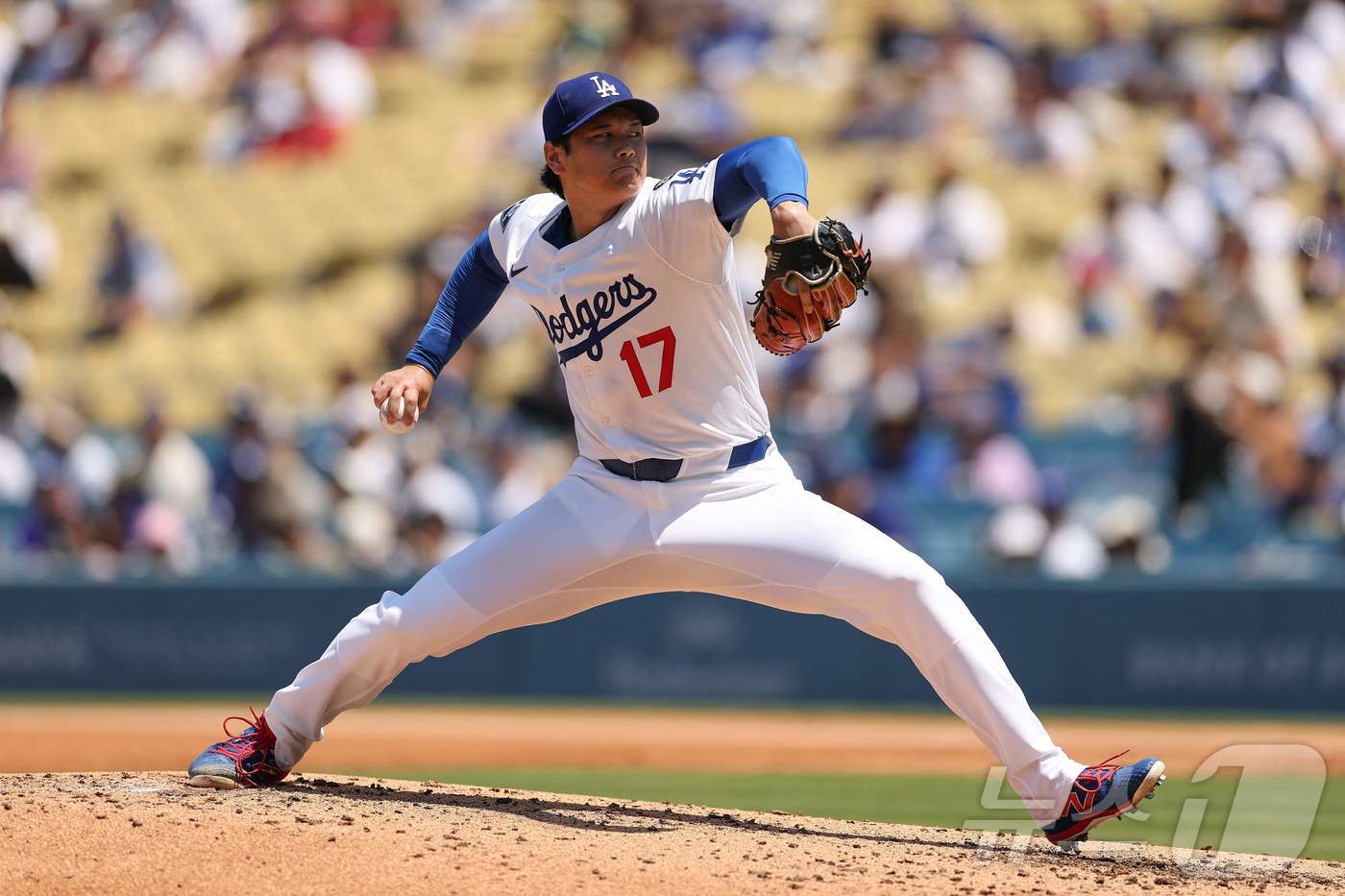 <b>오타니</b>, 홈런포로 MLB 통산 <b>1000안타</b> 자축…투수로도 4이닝 8K 호투