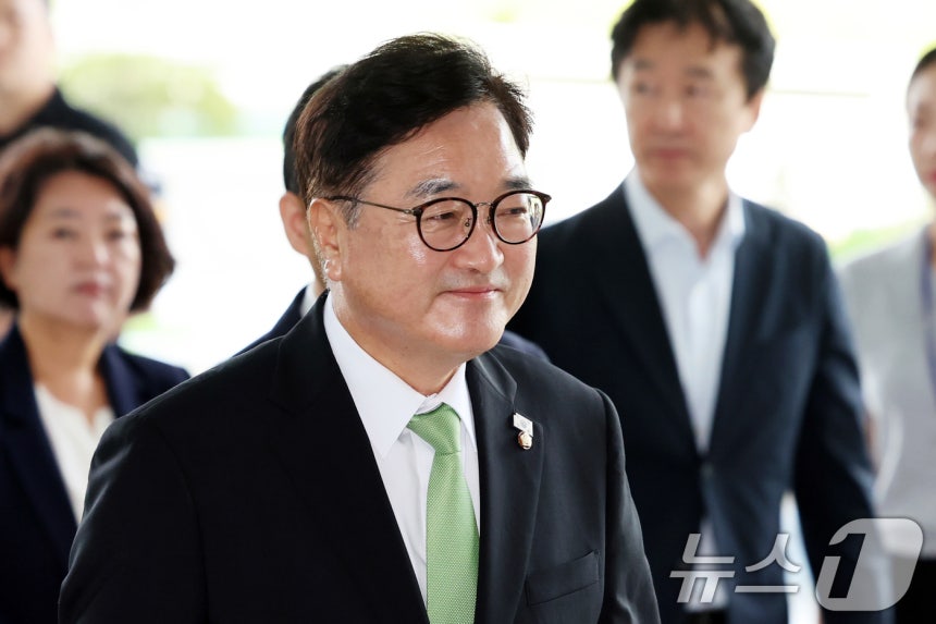 우원식 국회의장이 7일 오전 서울 서초구 서울고등검찰청에 마련된 내란특검(특별검사 조은석)으로 참고인 조사를 위해 출석하고 있다. 2025.8.7/뉴스1 ⓒ News1 황기선 기자