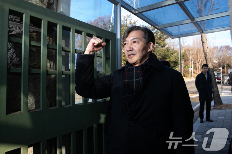 李대통령, <b>조국 사면</b>여부 11일 <b>결정</b>…하루 앞당겨 임시국무회의