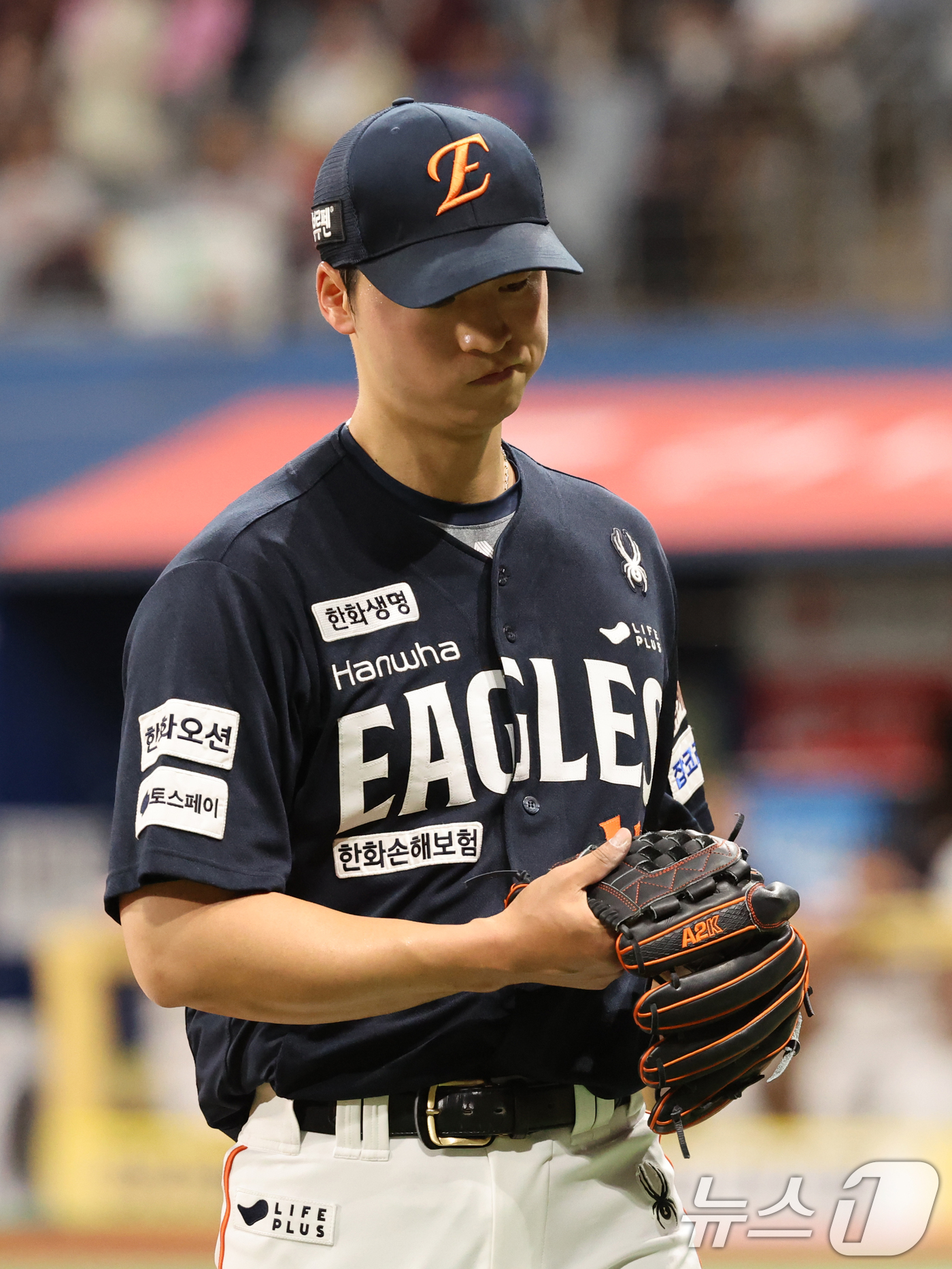 '1이닝 6실점' 한화 <b>엄상백</b>, 결국 <b>1군 말소</b>…김기중 콜업