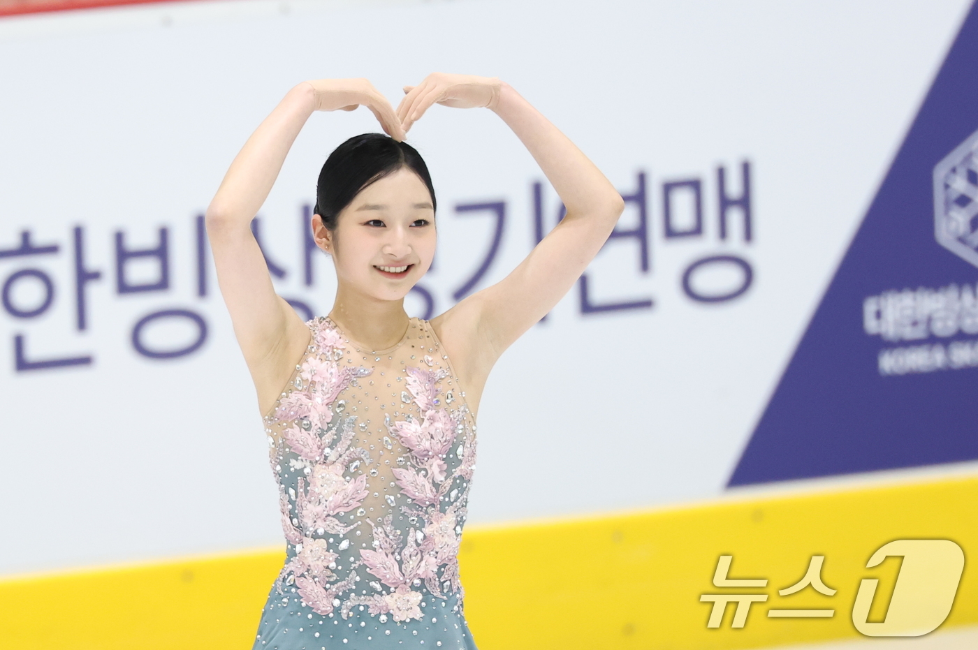 피겨 <b>신지아</b>, '<b>시니어</b> 데뷔 무대' 챌린저 시리즈서 <b>동메달</b>