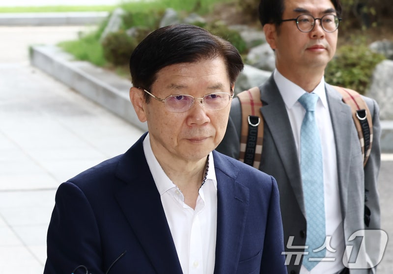 <b>내란특검</b> 출석하는 <b>박종준</b> 전 경호처장