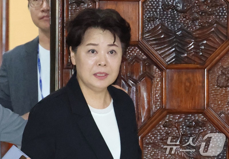 <b>윤희숙</b>, 여의도연구원장직 사퇴…"윤어게인 세력 막아야"