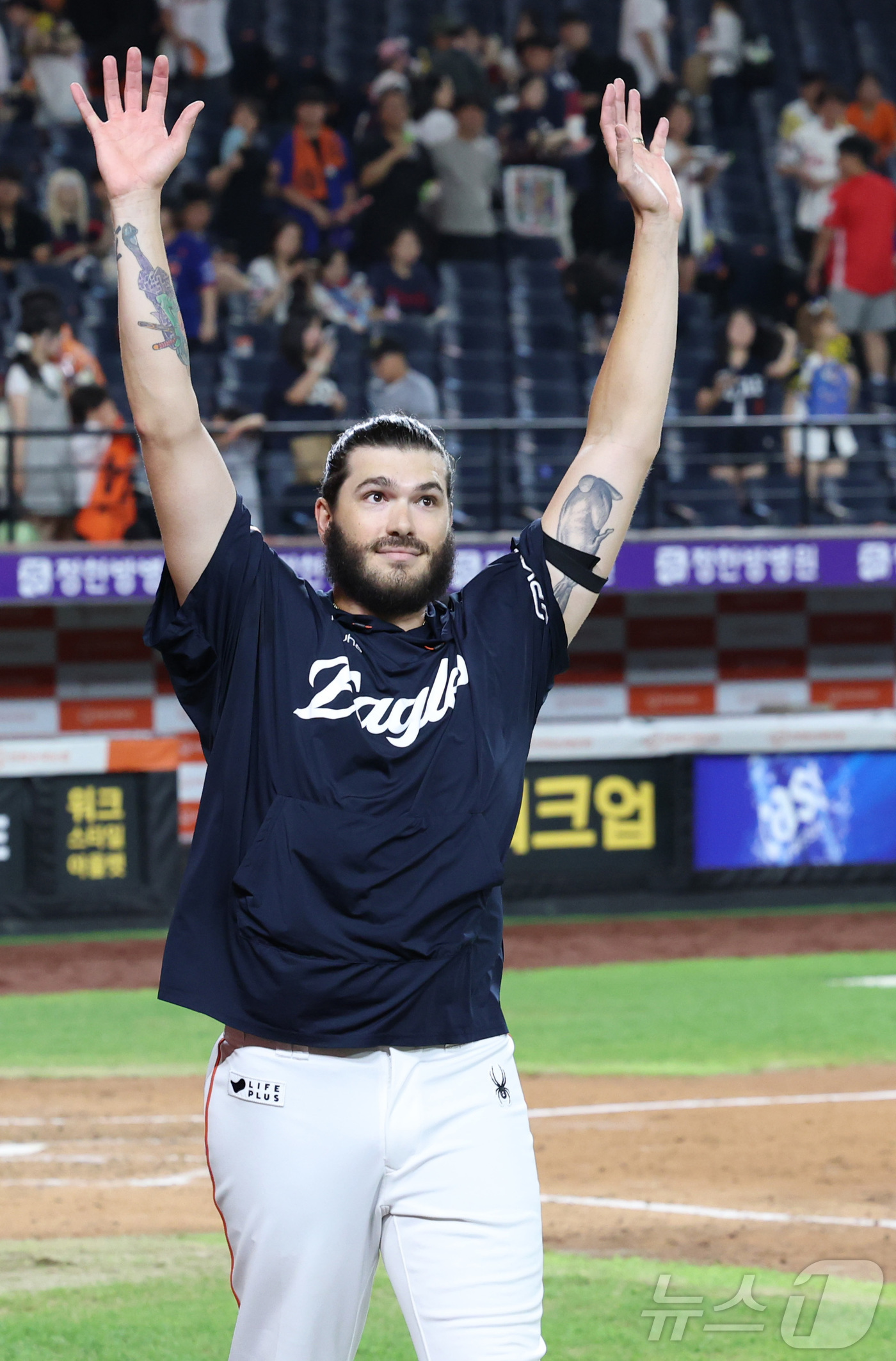 <b>한화</b> 폰세, KBO 역대 최소경기 200K & 개막 15연승