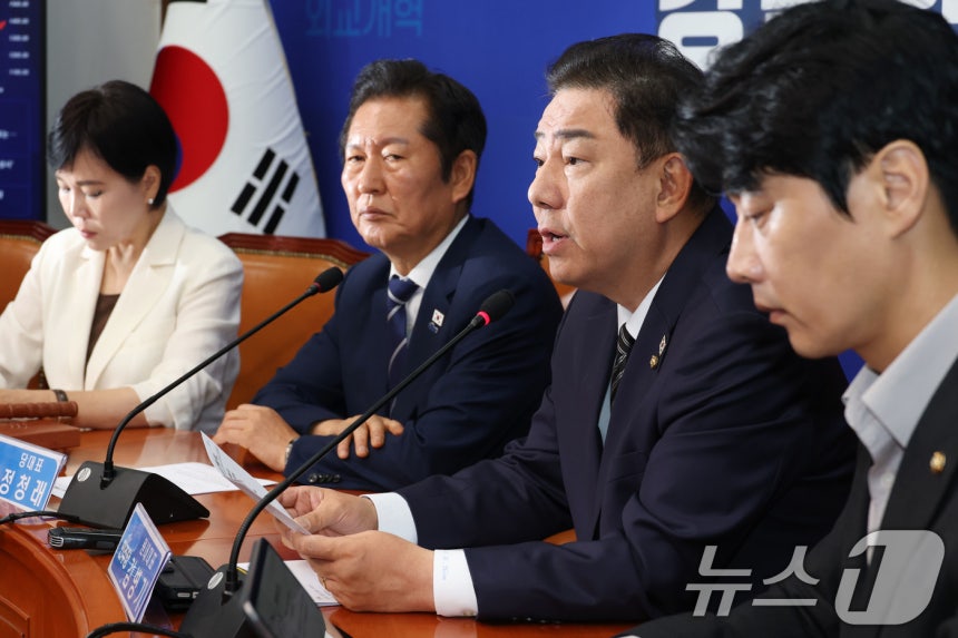 Kim Byung-ki, the floor leader of the Democratic Party of Korea, speaks at the top committee meeting held at the National Assembly in Yeouido, Seoul, on the morning of the 13th. 2025.8.13/News1 ⓒ News1 Reporter Lee Kwang-ho