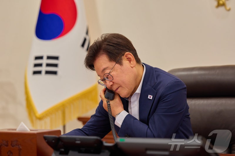 <b>이재명</b> 대통령 '필리핀 대통령과 <b>통화</b>'