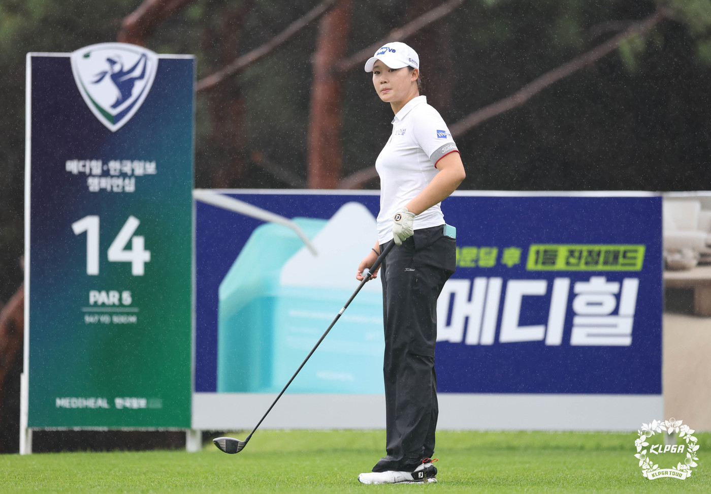 '드림투어 4승' <b>김민솔</b>, KLPGA <b>메디힐</b>·한국일보 첫날 공동 <b>선두</b>