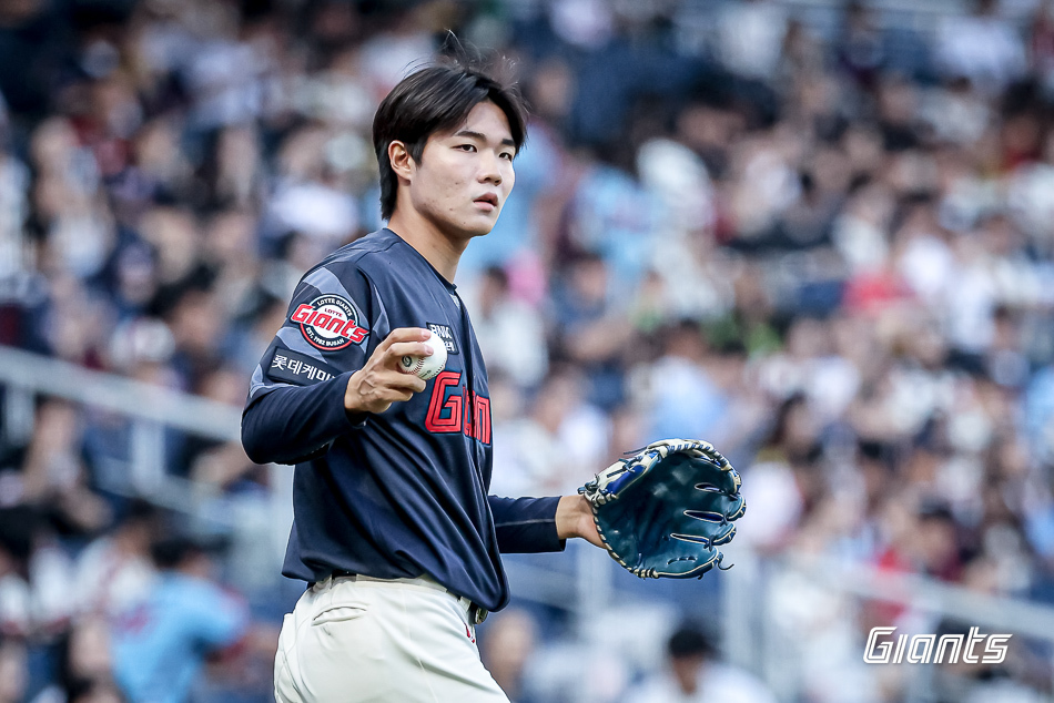 '치명적 주루사' 롯데 한승현, 1군 합류 하루 만에 <b>2군행</b>
